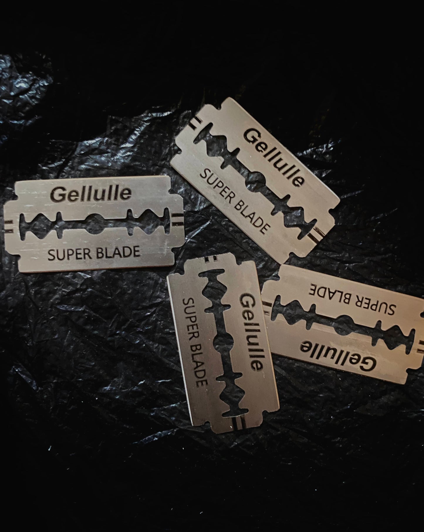 Razor blade(Not for sale, only for display)