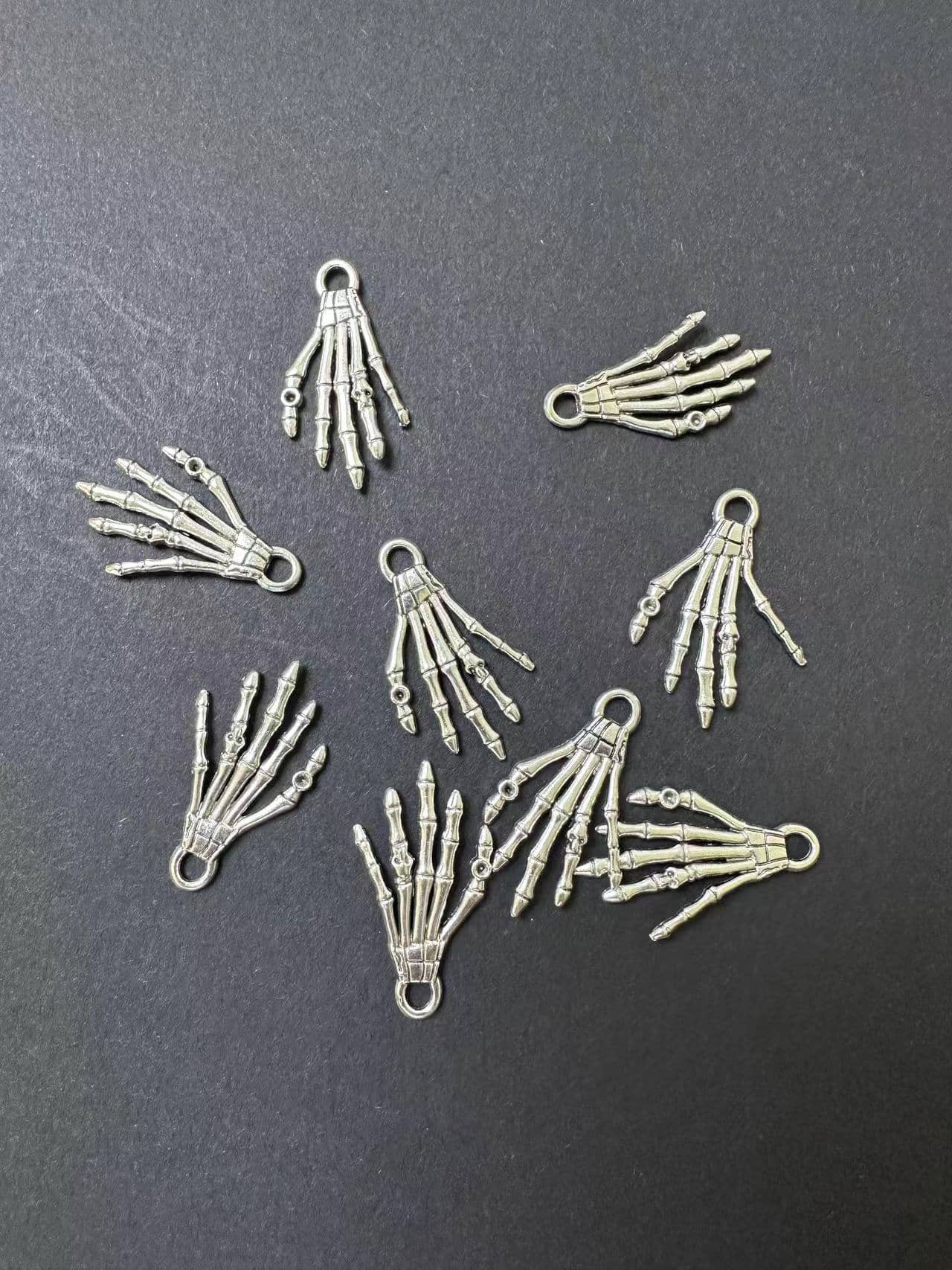 Skeleton Hand (Notfor sale, only for display)